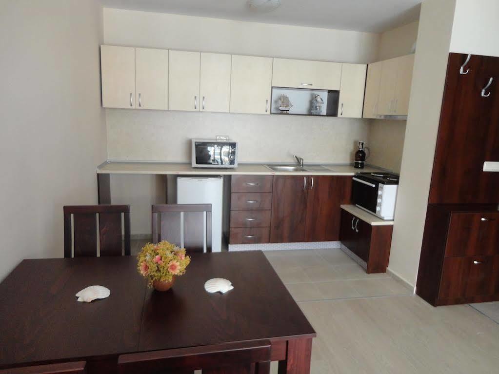 Holiday Apartments In ポモリエ エクステリア 写真